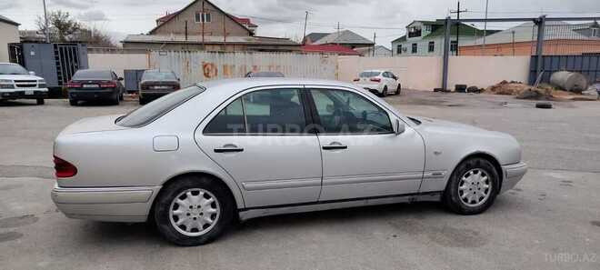 Mercedes E 220-7