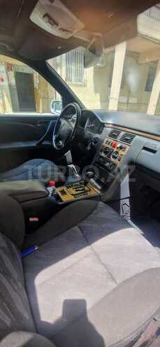 Mercedes E 240-12