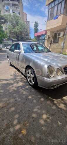Mercedes E 240-3