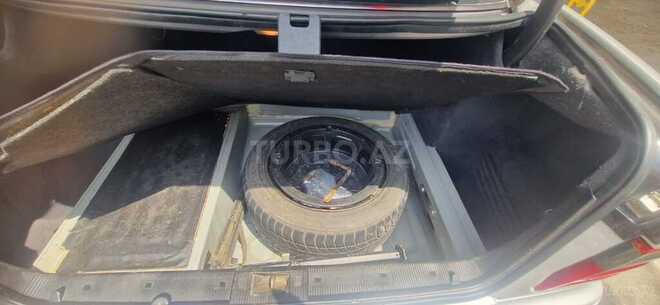 Mercedes E 240-11