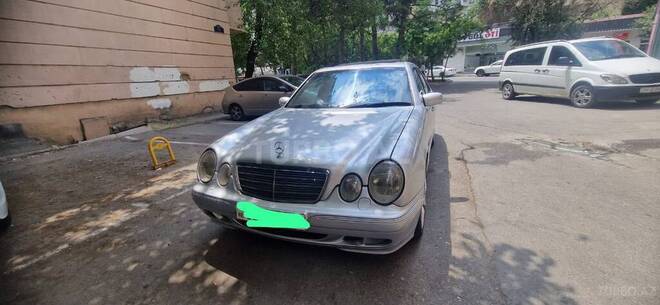 Mercedes E 240-2