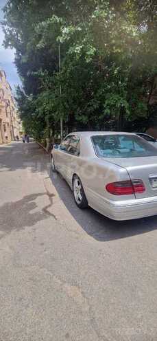 Mercedes E 240-6
