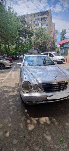 Mercedes E 240-8