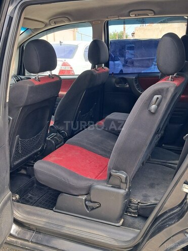Opel Zafira-9