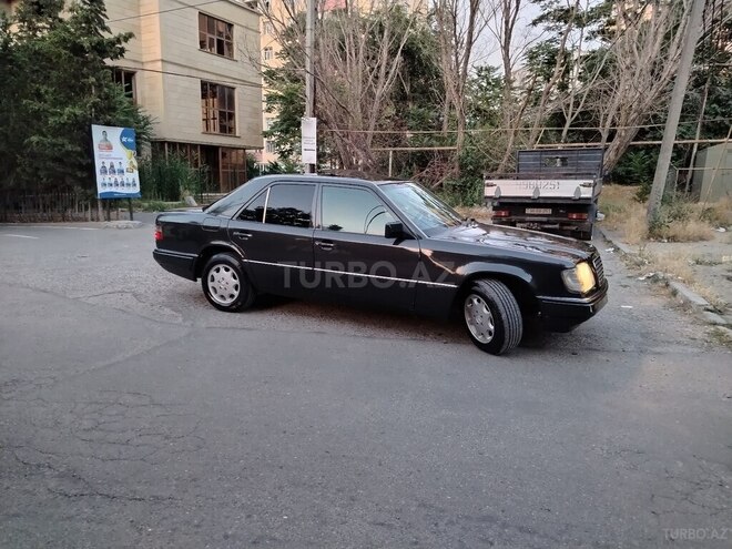 Mercedes 250 D-6