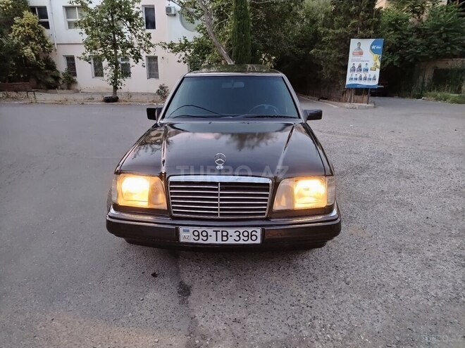 Mercedes 250 D-1