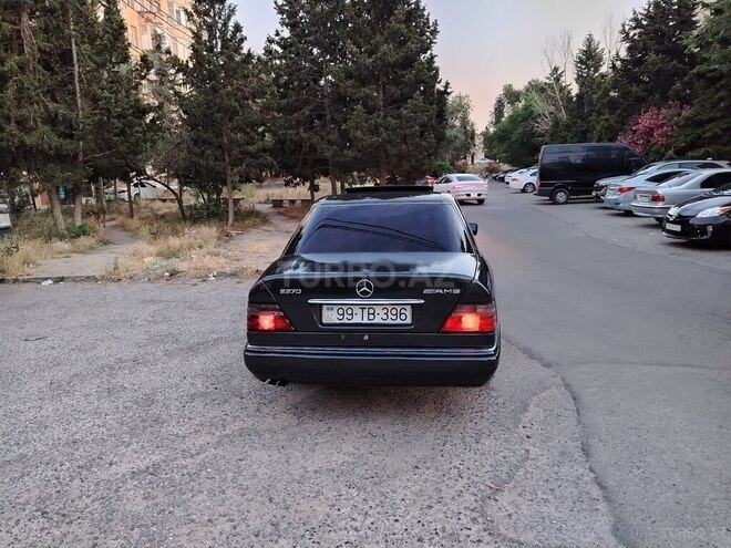 Mercedes 250 D-15