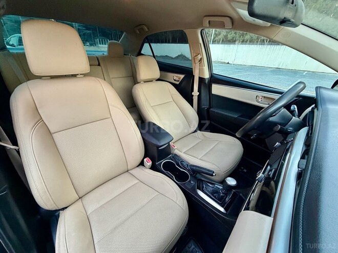 Toyota Corolla-13