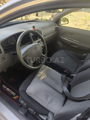 Kia Rio-5
