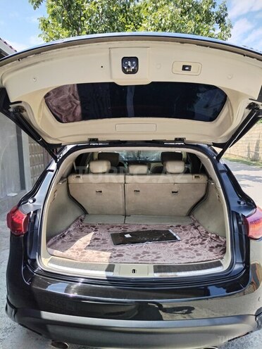 Infiniti FX35-9