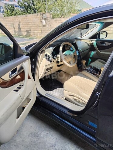 Infiniti FX35-7