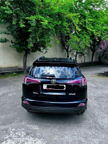 Toyota RAV4-4