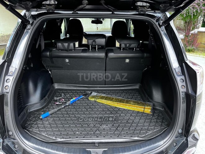 Toyota RAV4-9