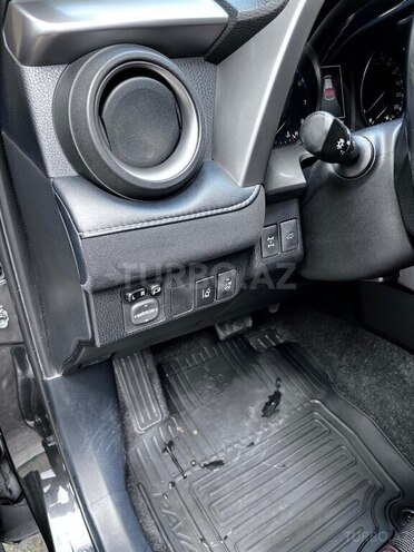 Toyota RAV4-10