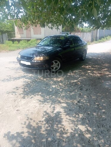 Opel Vectra-4