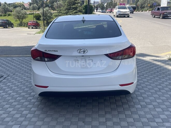 Hyundai Elantra-2