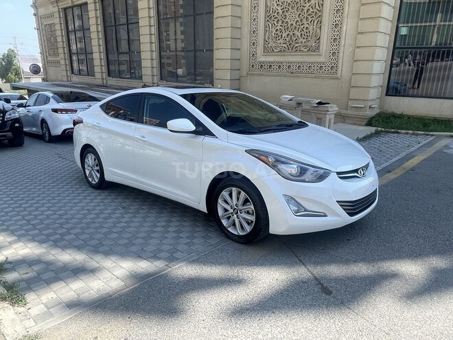 Hyundai Elantra-4