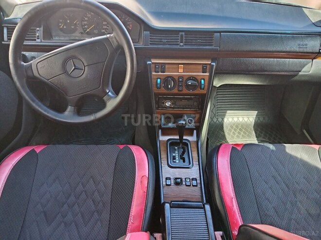 Mercedes 220 E-3