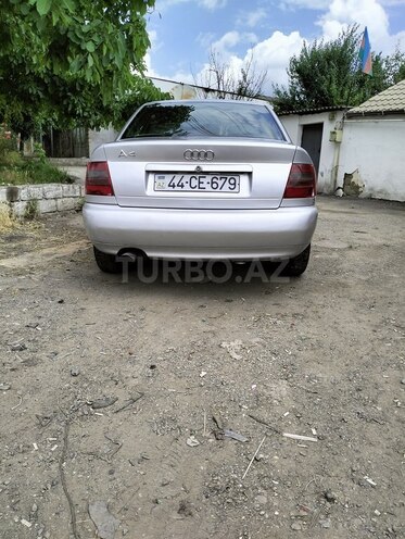 Audi A4-2