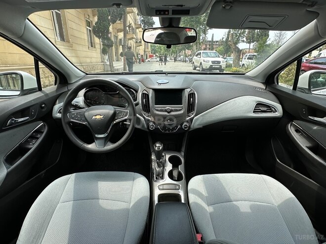 Chevrolet Cruze-9