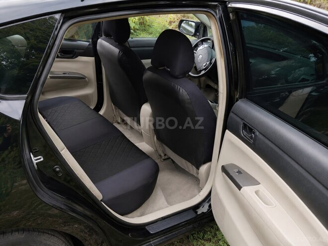 Toyota Prius-7
