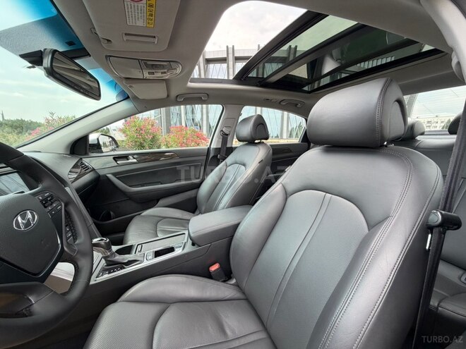 Hyundai Sonata-16