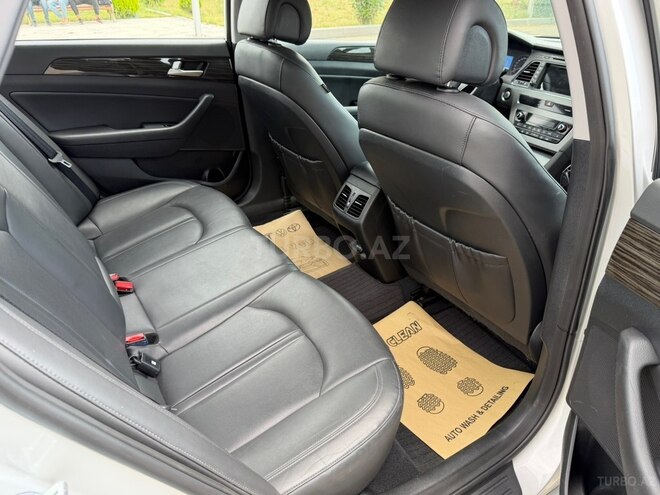 Hyundai Sonata-18