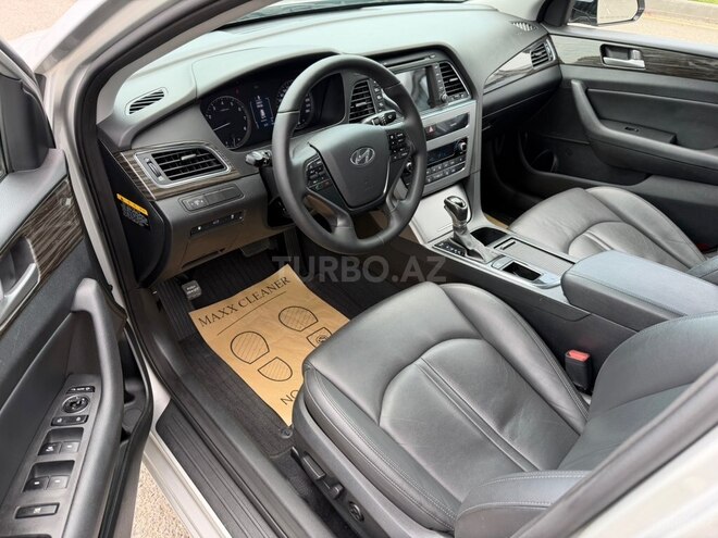 Hyundai Sonata-11