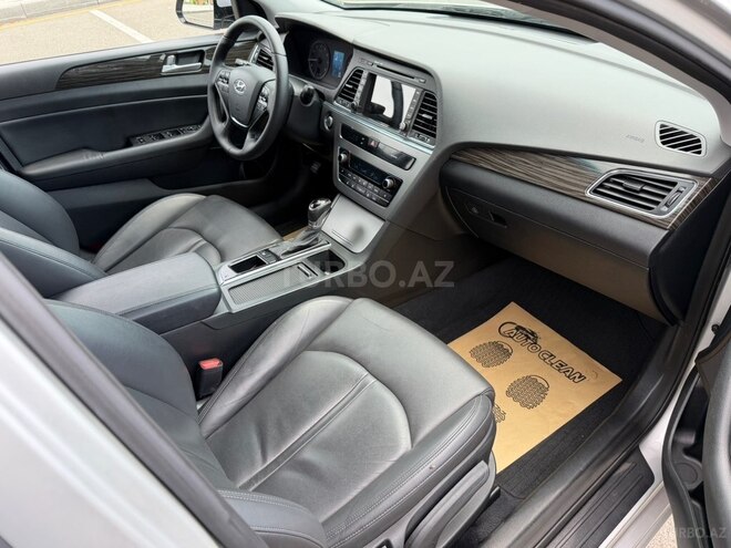 Hyundai Sonata-13