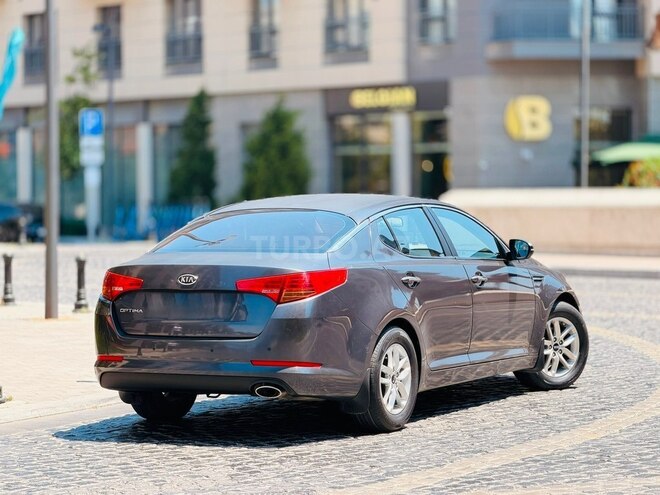Kia Optima-4