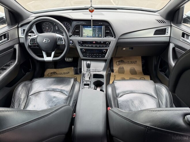 Hyundai Sonata-12