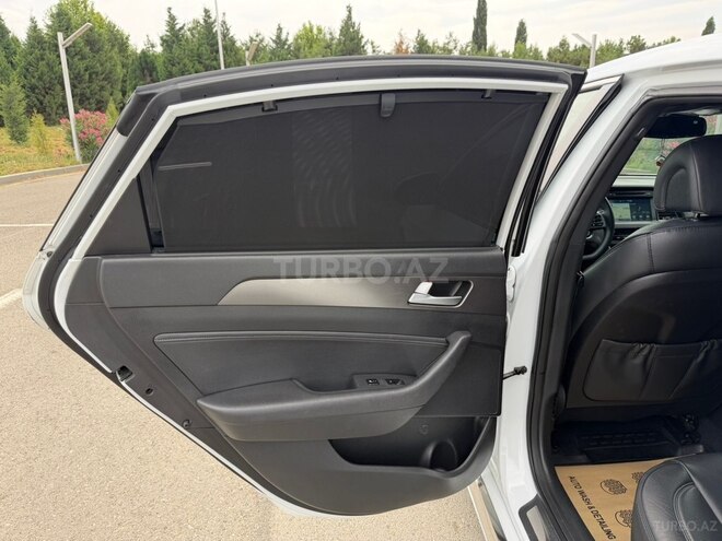 Hyundai Sonata-20