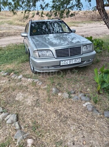 Mercedes C 220-1