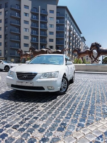 Hyundai Sonata-1