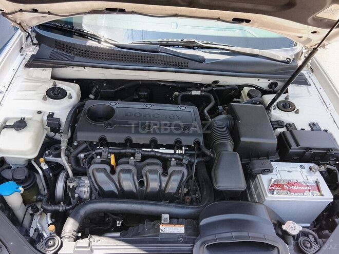 Hyundai Sonata-11