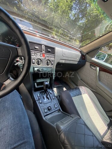 Mercedes C 220-10