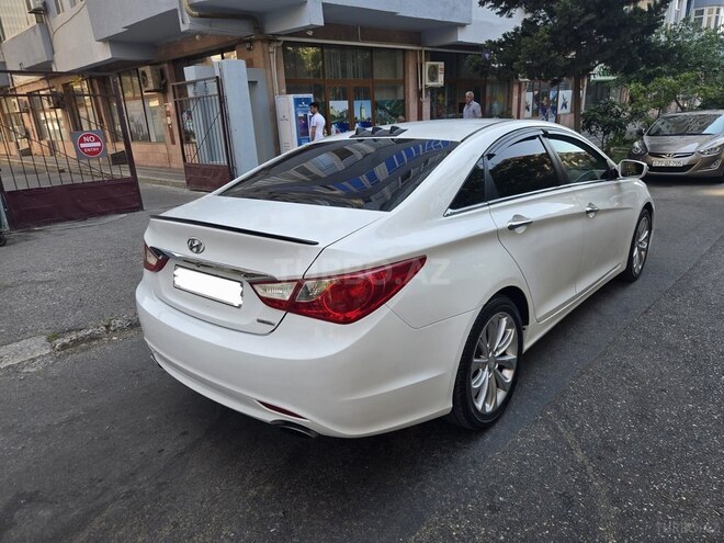 Hyundai Sonata-4