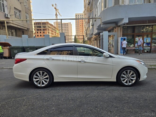 Hyundai Sonata-5