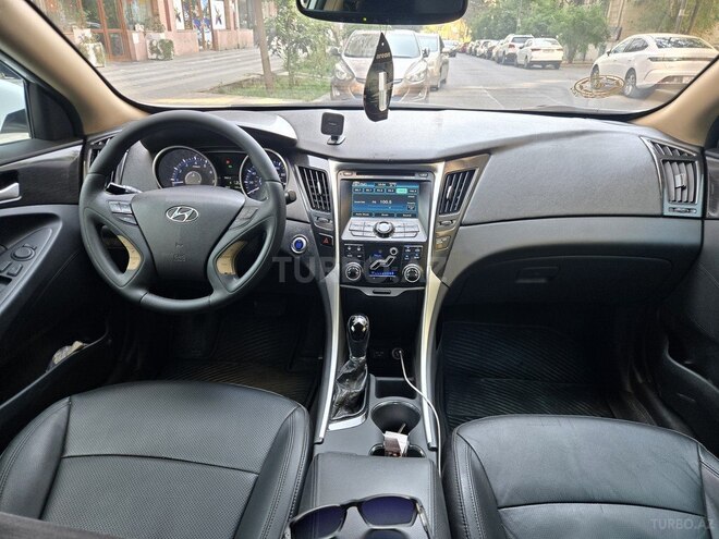Hyundai Sonata-6