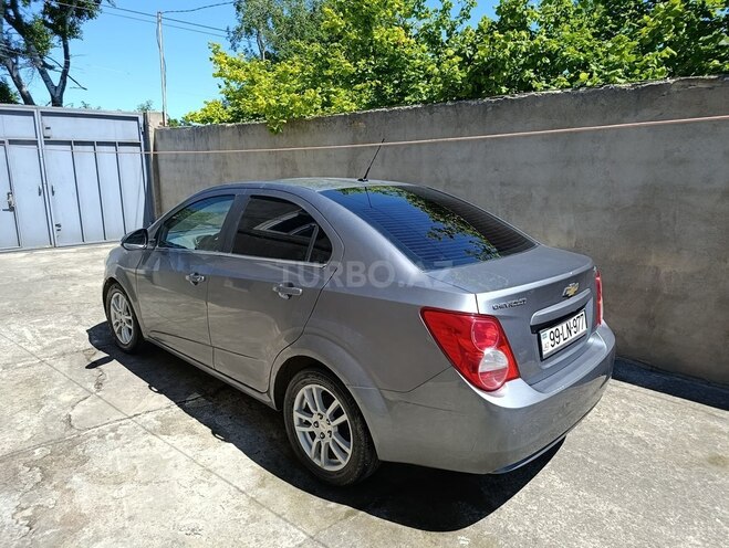 Chevrolet Aveo-3