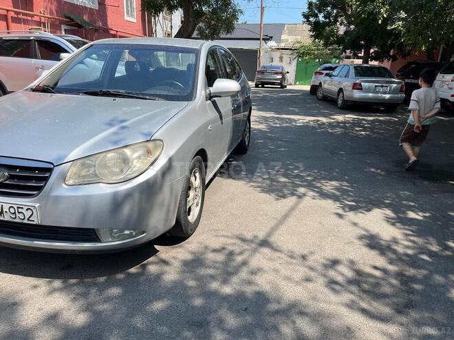 Hyundai Elantra-4