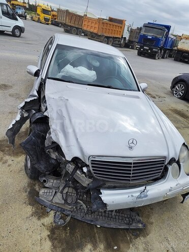 Mercedes E 220-1