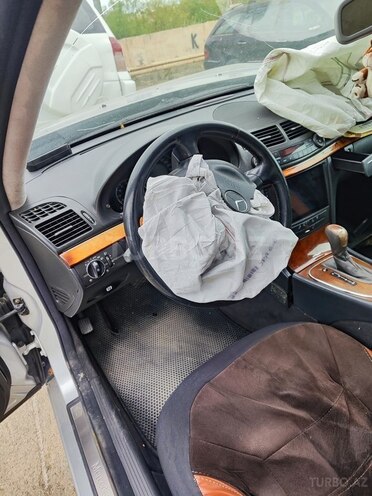 Mercedes E 220-3