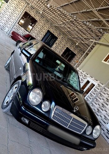 Mercedes E 240-12