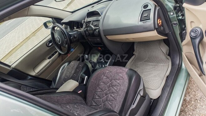 Renault Megane-8