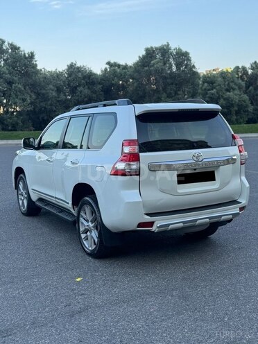 Toyota Land Cruiser Prado-8