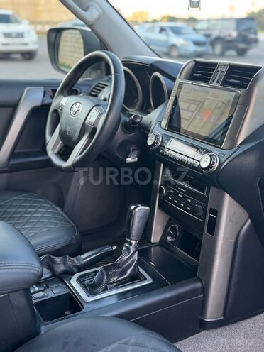 Toyota Land Cruiser Prado-11
