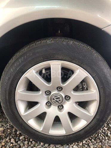 Volkswagen Passat-5