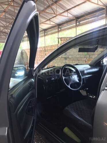 Volkswagen Passat-8