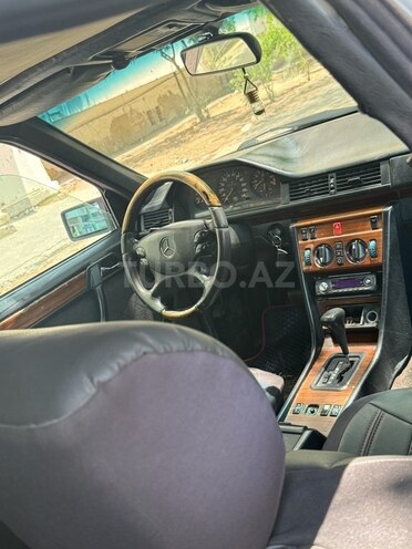 Mercedes E 220-8